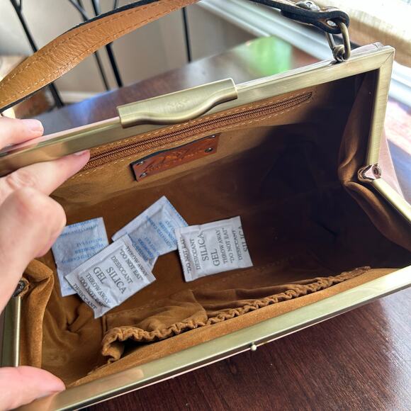 Patricia Nash Floral Crossbody Bag - Red and Green - Picture 12 of 15